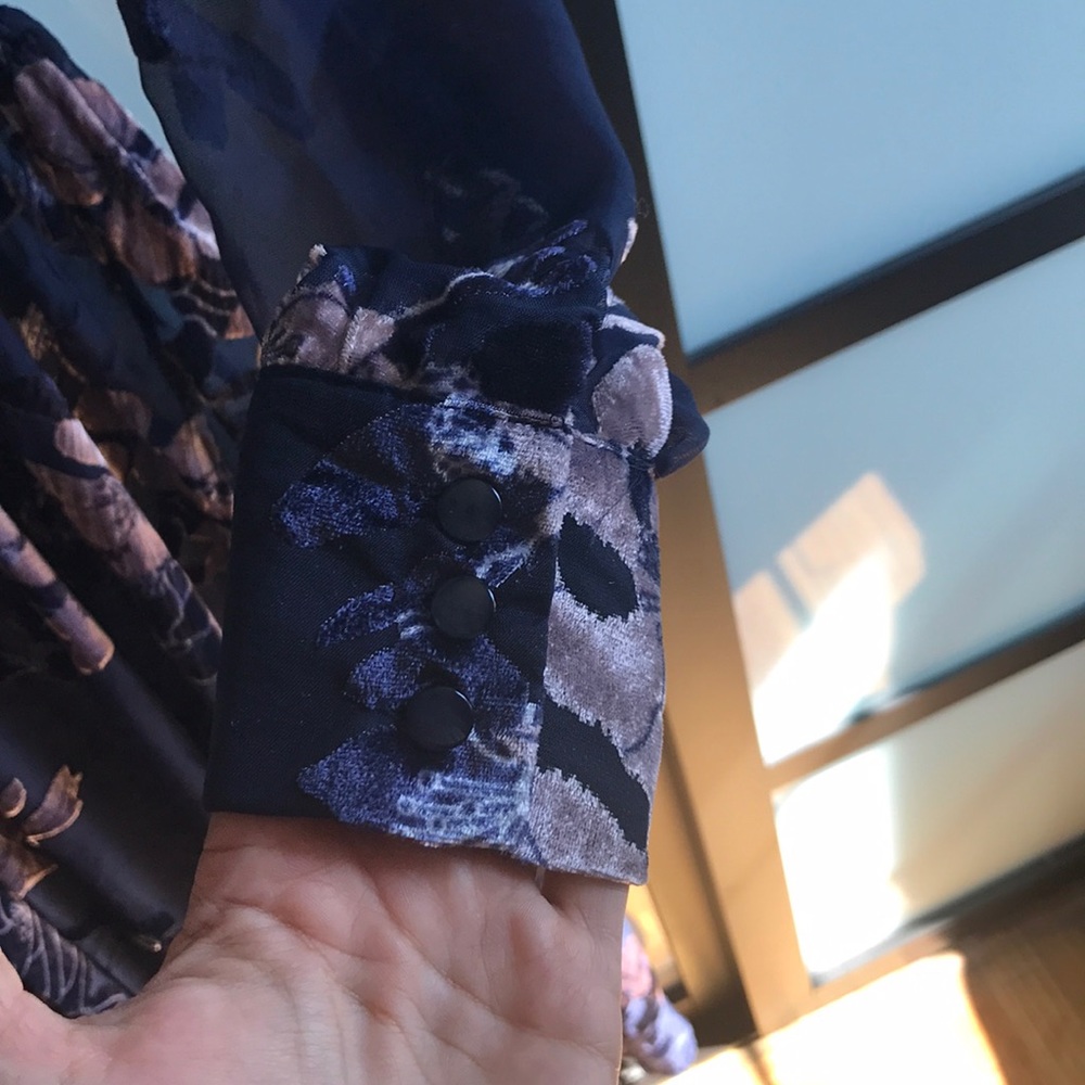 Long navy blue and velvet rose pattern dress - Picture 3 of 7